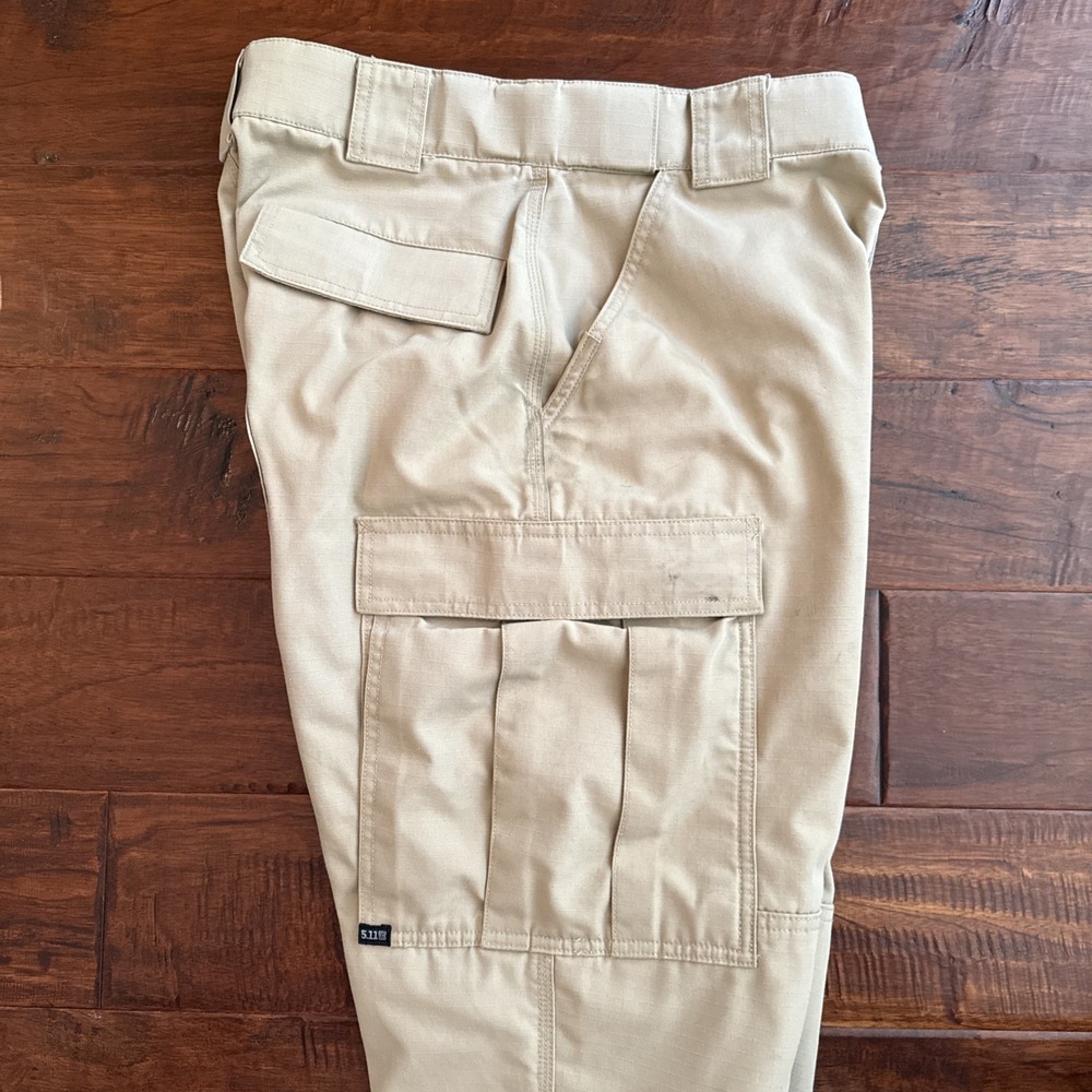 5.11 Tactical Series Pants Khaki Cargo Size‎ Medium Waist 31.5-35 Inseam Regular - Picture 8 of 9